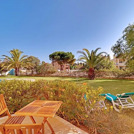 Delight With Pool By Homing Lejlighed