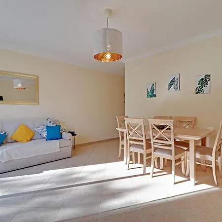 Apartment Delight With Pool By Homing *