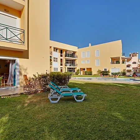 Delight With Pool By Homing Apartment *