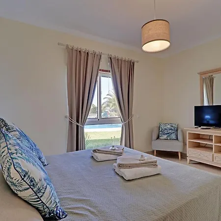 Appartement Delight With Pool By Homing