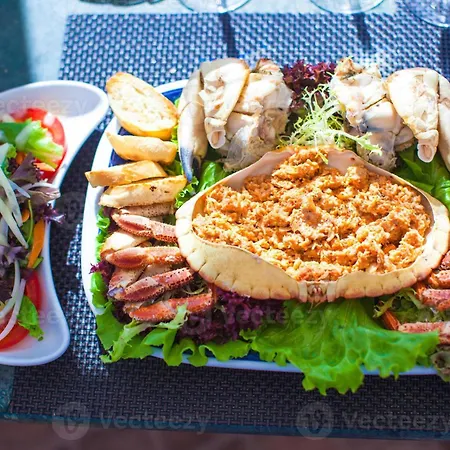 Apartment Delight With Pool By Homing *